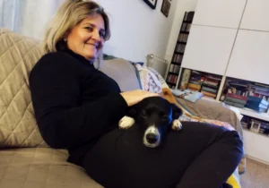 Coccole sul divano per Mia